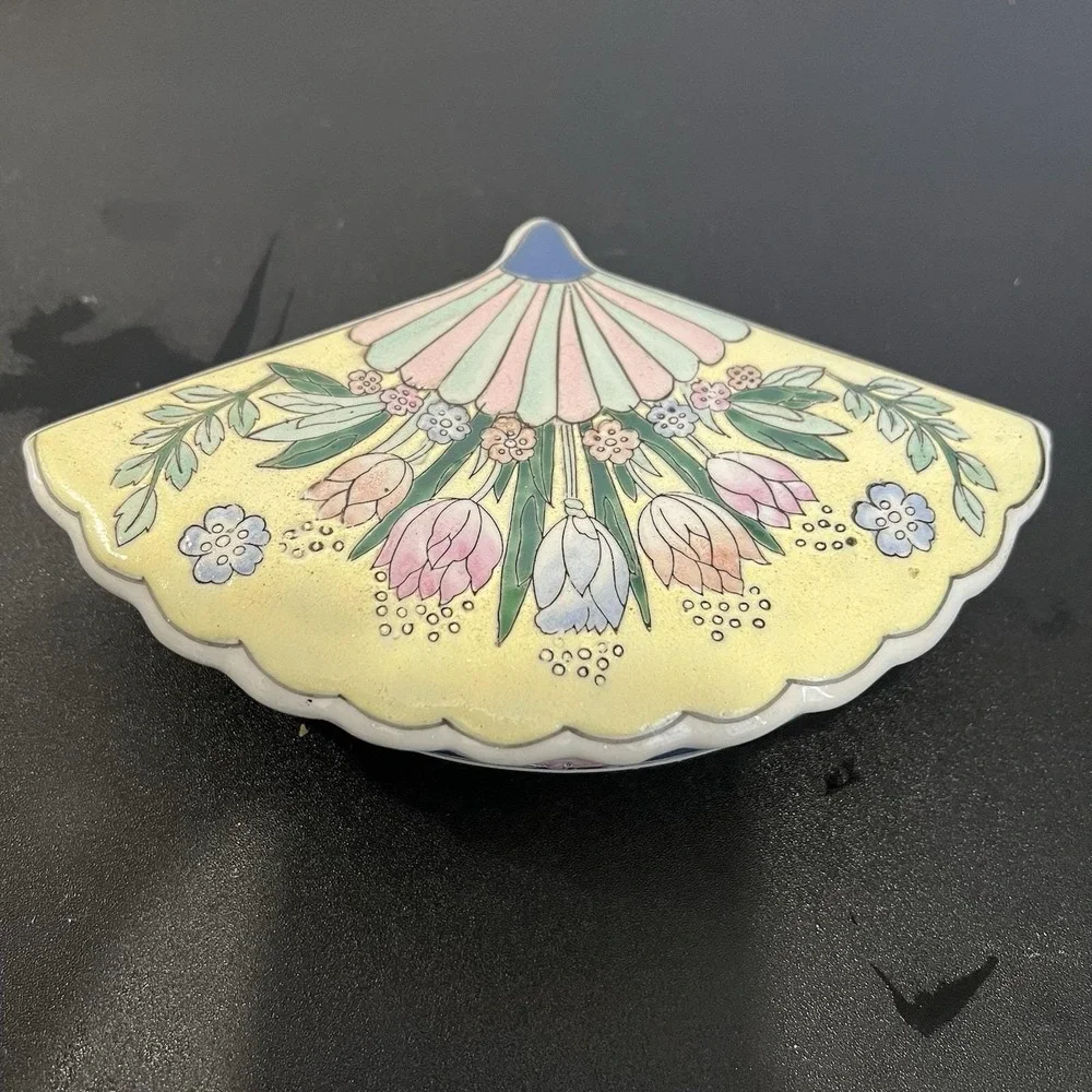 Fan Shaped Lidded Trinket Keepsake‎ Dish made in China, vintage flower pattern